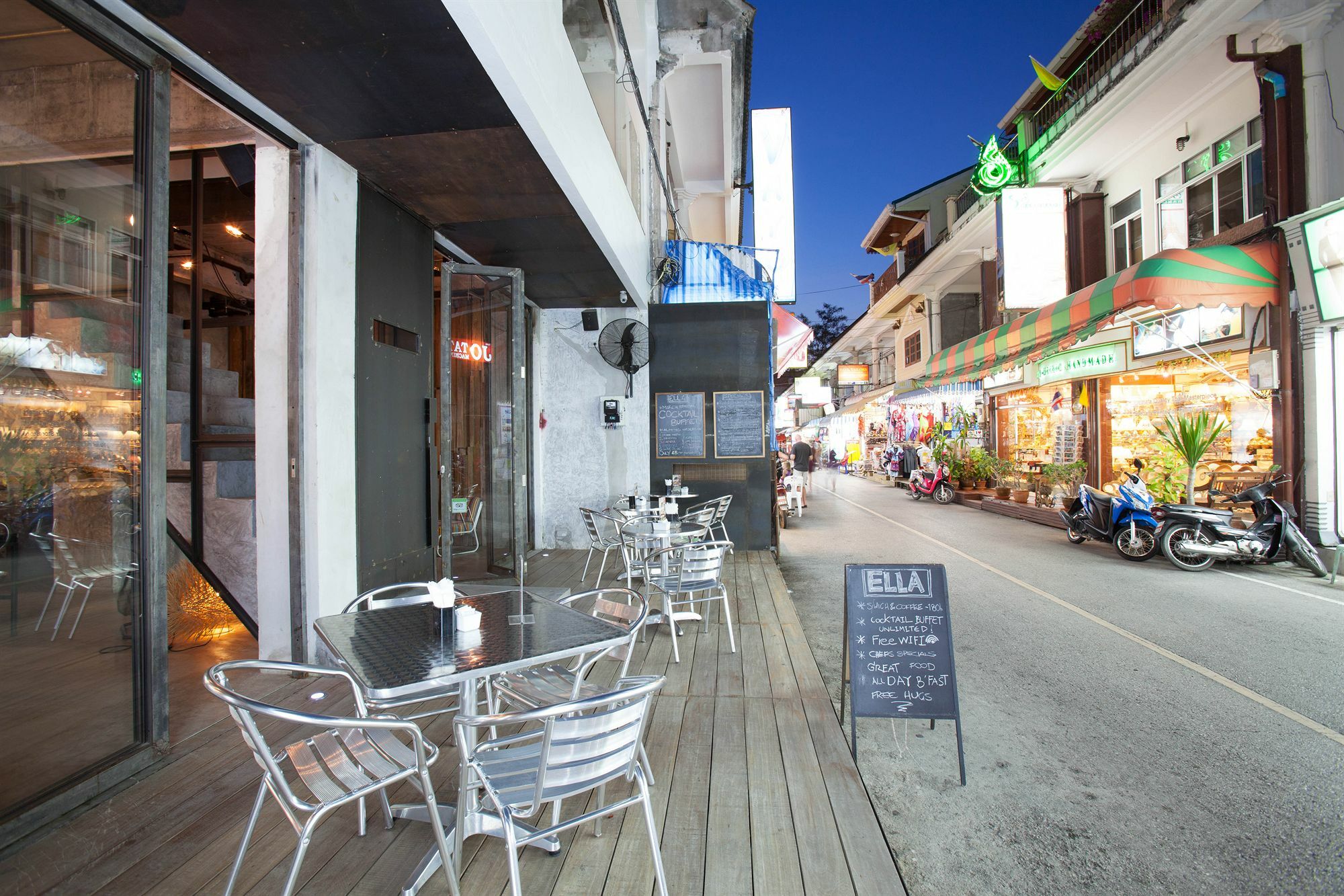 Ella Bed Bed & Breakfast Patong Luaran gambar